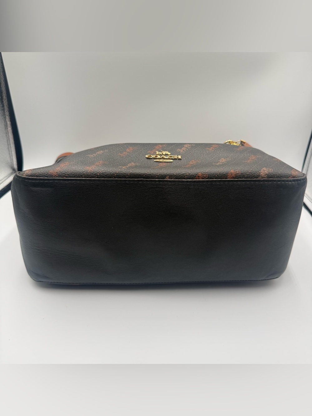 Coach 27 Women's Horse and Carriage Tote Bag Black Brown Red - Picture 6 of 8